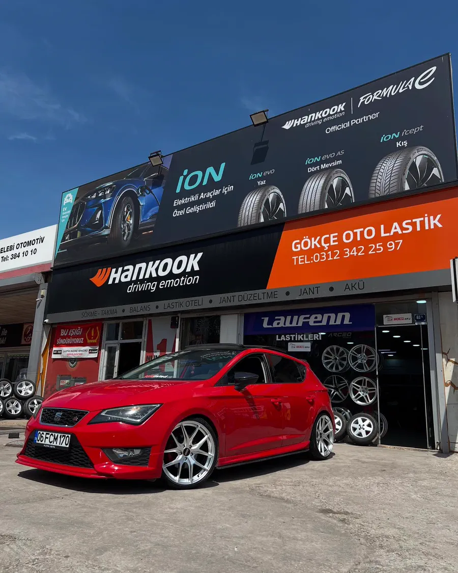 Kırmızı Seat Leon Cupra, BBS jantlarla